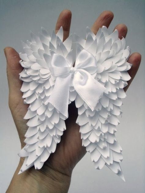 Angel Wing Christmas Ornaments, Angel Theme Christmas, Paper Angel Wings, Clay Elf, Memorial Service Decorations, Angel Wing Crafts, Cross Wreath Diy, Diy Christmas Angel Ornaments, Angel Ideas