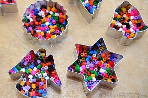 Bead ornaments Bead Christmas Decorations, Beaded Christmas Decorations, Christmas Decora, Christmas Star Decorations, Beaded Christmas Ornaments, Christmas Ornament Crafts, Beaded Ornaments, Noel Christmas, Christmas Crafts For Kids