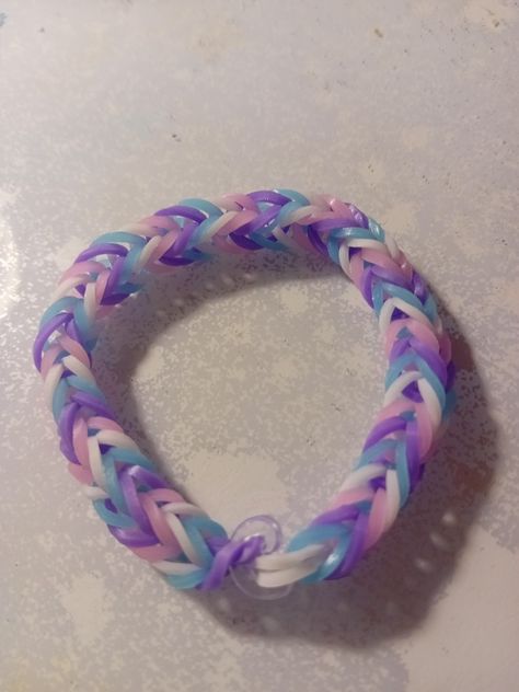 Loom Band Color Ideas, Loom Bands Color Ideas, Rainbowloom Ideas Easy, Loom Band Bracelet Ideas, Cute Loom Band Bracelets, Rainbow Looms Ideas, Cute Rainbow Loom Bracelets, Loom Bracelets Color Combos, Rainbow Loom Color Ideas