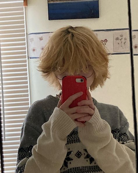 Super Short Fluffy Hair, Short Hair Styles Gender Neutral, Short Hairstyles Transmasc, Short Adronymous Hair, Cute Short Fluffy Hair, Short Blonde Fluffy Hair, Transgender Haircut Ftm, Short Fluffy Blonde Hair, Bleach Short Hair