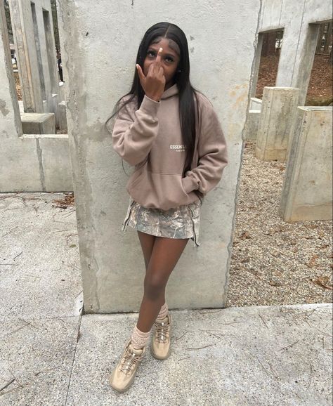 Yeezy Boots Outfit, Winter Swag, Yeezy Boots, Boots Outfits, Outfits Girl, Fly Outfit, Boujee Outfits, Cute Birthday Outfits, Brown Fits