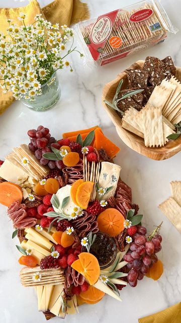 Raincoast Crisps, Party Platter, Party Platters, Cheese Platters, Snack Box, Event Food, Charcuterie Board, How To Build, Crackers