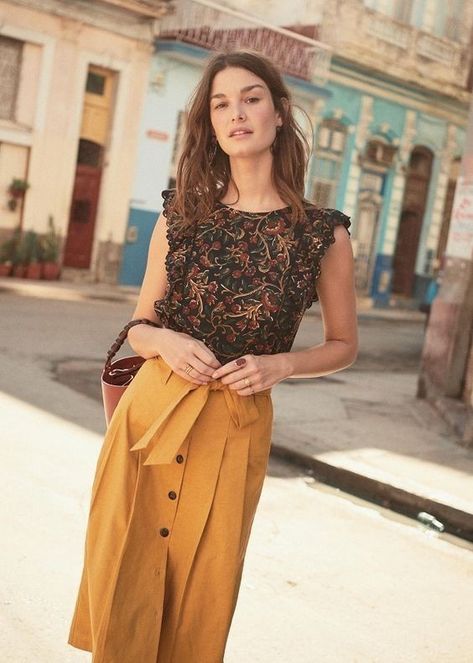 Casual Long Skirt, Long Skirt Casual, Skirts Midi High Waisted, Look Vintage, Parisian Style, Women Style, Skirt Outfits, Look Fashion, Long Skirt