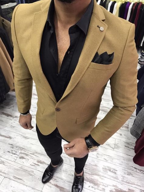 Tan on black | Blazer #gentlemen #foodfashionlifestyle Tan Blazer Outfits, Suit Styles, Blazer Outfits Men, Formal Men Outfit, Mens Fashion Blazer, Formal Mens Fashion, Mens Fashion Edgy, Chique Outfits, Tan Blazer