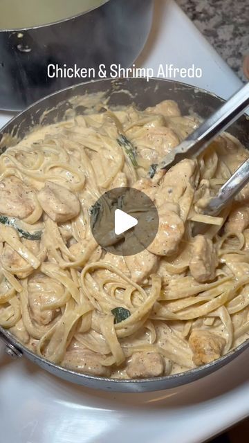 Jazmin on Instagram: "Homemade sauce is sooooo gooodddd & easy 🥹🤤 #fyp #alfredo #chicken #shrimp #homemade #dinnerwithmylove #explore #bigback #creamypasta #pasta #cookwithme #easyrecipe #yum #recipe #tasty #hungry" Chicken Alfredo Pasta Homemade, Chicken And Shrimp Alfredo, Chicken Alfredo Recipe, Alfredo Chicken, Shrimp Alfredo, Chicken Alfredo Recipes, Chicken Shrimp, Chicken And Shrimp, Chicken Alfredo