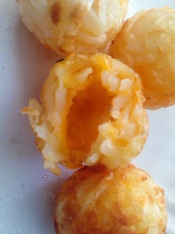 Stuffed Tater Tots, Cake Pops Maker, Cauliflower Tater Tots, Paleo Casserole, Fit Vegan, Tator Tots, Hashbrown Recipes, Bombe Recipe, Cheese Snacks