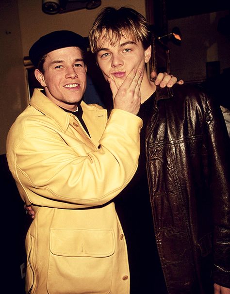 leonardo dicaprio Matt Damon              /\ I dont know who thought that was matt damon lol Leonard Dicaprio, Marky Mark, Basketball Diaries, Leonardo Dicaprio 90s, Passion Photography, Young Leonardo Dicaprio, Leo Dicaprio, Matt Damon, Mark Wahlberg