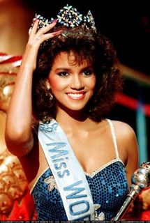 Halle Berry: Miss World 1986 (USA) Hally Berry, Halle Berry Style, Vanessa Williams, Vintage Black Glamour, Miss Usa, Marmaris, We Are The World, Miss World, Halle Berry