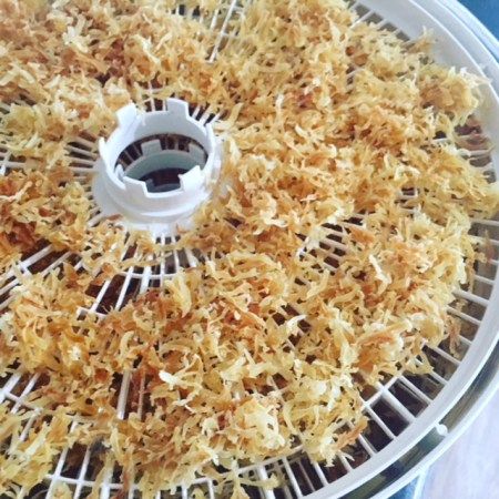 Preserve Potatoes, Dehydrator Ideas, Dehydrated Meals, Dehydrating Food Storage, Dehydrate Potatoes, Dehydrating Food, Dehydrated Foods, Canning Ideas, Dehydrated Vegetables