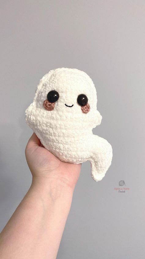 Crochet Ghost Stuffed Animal, Free Crochet Plushie Patterns Halloween, One Colour Amigurumi, Chunky Velvet Yarn Crochet Patterns, Easy Crochet Projects Halloween, Ghost Plushie Crochet Pattern, Ghost Plush Crochet Pattern, Large Crochet Ghost Pattern Free, Ghost Crochet Pillow