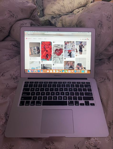 2014 Aesthetic, Apple Ecosystem, Mac Book, Business Laptop, Girly Fashion, Ecosystem, Study Motivation, Macbook Air, Macbook Pro