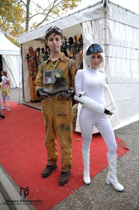 Wall-e And Eva, Walle And Eve Cosplay, Wall E And Eva Costume, Walle Costume, Anime Couple Costume, Wall E Costume, Eve Costume, Couples Cosplay, Couple Cosplay