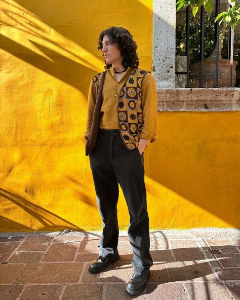 #yellow #yellowoutfit #aethetic #menoutfit Yellow Clothes Men, Yellow Outfit Aesthetic Men, Yellow Outfit Men, Butch Outfits, Black Men Streetwear, Yellow Shirt Outfit, Masculine Outfits, Yellow Outfits, Rock Star Outfit