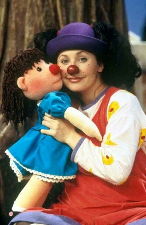 Big Comfy Couch, The Big Comfy Couch, Red Couch, Sofa Room, 90s Memories, Comfy Couch, 90s Baby, 90s Childhood, A Clown