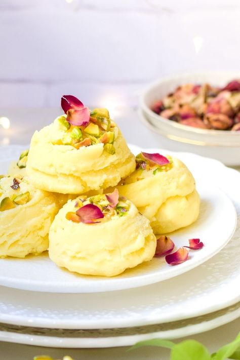 Easy 5 Minute Rose Pistachio Burfee Eid Dessert Recipes, Sweet Meat Recipe, Rose Pistachio, Diwali Sweets Recipe, Biscuits Packaging, Burfi Recipe, Sweet Dish, Diwali Food, Indian Dessert