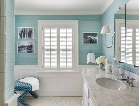 Turquoise Bathroom Decor, Blue Bedroom Paint, Design Interior Baie, Teal Bathroom Accessories, Teal Bathroom Ideas, Teal Bathroom Decor, Turquoise Bathroom, Beach Style Bathroom, Blue Bathroom Accessories