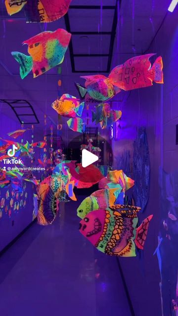 Amy  Ward on Instagram: "Art Shows are better with MUSIC!  Try it!  #rollercoasterride #hawaiianrollercoasterride #glowart #glowart #elementaryart #arteducation #arteducationforkids #arteducationmatters #arteducationrevolution #blacklight #blacklightart #blacklightartists #neonart #neonartwork #glowart #glow #bam" Art Night At School, Blacklight Art Ideas, Blacklight Art Projects, Art Show Preschool, Glow Art Show, Black Light Art Projects For Kids, Preschool Art Show Ideas, Sea Installation, Glow Gallery