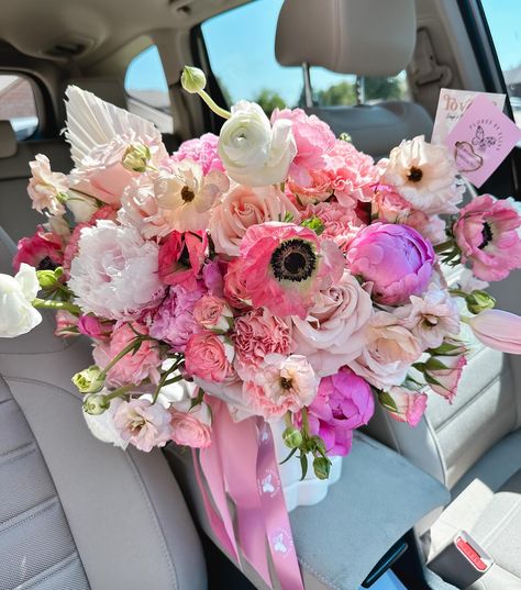 Wild blooms are my fav 💕🌸 #wildflowers #oklahomaflorist #love #anemone #ranunculus #peonias #peony #instagram #instagood Ranunculus, Anemone, Flower Shop, Peonies, Florist, Wild Flowers, Flowers, Instagram