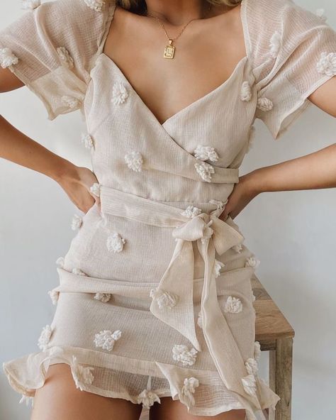 Business Outfit, Inspiration Mode, Looks Style, Looks Vintage, Mini Dress With Sleeves, Fashion Details, Look Fashion, Pretty Dresses, Fashion Inspo Outfits