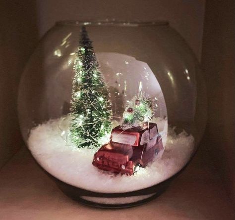 Fish Bowl Snow Globe, Fishbowl Christmas Decoration, Fish Bowl Christmas Ideas, Fish Bowl Crafts, Fishbowl Decor, Fish Bowl, Christmas Theme, Snow Globe, Christmas Deco