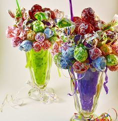 How to make a Lollipop Malt Candy Bouquet Candy Centerpiece Ideas, Bouquet Lollipop, Make A Candy Bouquet, Sucker Bouquet, Malt Milkshake, Candy Centerpiece, Lollipop Bouquet, Bouquet Christmas, Candy Arrangements