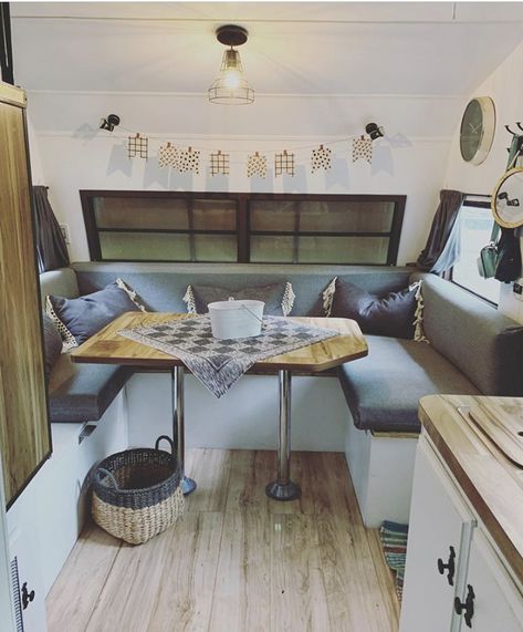 Camper Reno, Camper Remodel, Camper Trailer, Remodeled Campers, Camper Trailers, Glamping, Project Ideas, Corner Desk, Home Interior Design