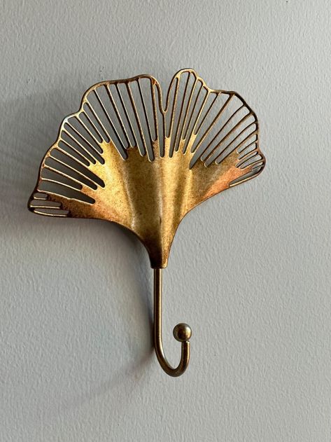 Gold Ginkgo Leaf Metal Wall Hook, Gold Hook, Towel Hook, Wall Hook, Coat Hook, Flower Hook, Wall Decor, Nature Decor - Etsy Bathroom Towel Hooks, Kitchen Wall Hangings, Vintage Towels, Home Decor Hooks, Hook Wall, Nordic Wall, Brass Hook, Ginkgo Leaf, Metal Letters