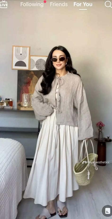 Modest Fits Casual, Modest Outfit For Summer, Hijab Fashion Inspiration Summer 2024, Modest Outfit Summer, Hijabi Summer Fits, Men Sweater Outfit, Modest Holiday Outfits, Summer Outfit Hijab, Hijabi Outfits Summer