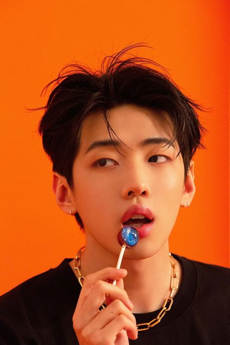 Kpop Men Photoshoot, Male Drawing Reference Photo, Eating Popsicle Pose Reference, Lollipop Pose Reference, Lollipop Pose, Park Jaechan, Semantic Error, Male Portrait Poses, Reference Photos For Artists