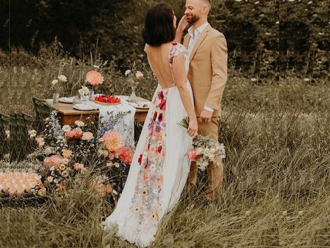 Floral Embroidered Wedding Dress, Whimsical Floral Wedding, Garden Whimsical, Embroidered Wedding Gown, Wedding Dress Short, Wedding Dress Photography, Embroidered Wedding Dress, Dress Photography, Eclectic Boho