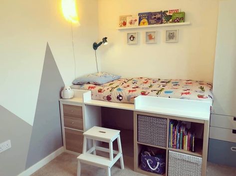 Kallax Single Bed, Kallax Bed, Box Room Bedroom Ideas, Ikea Bed Hack, Loft Bed Ideas, Room Bedroom Ideas, Kids Beds With Storage, Diy Loft, Diy Bunk Bed