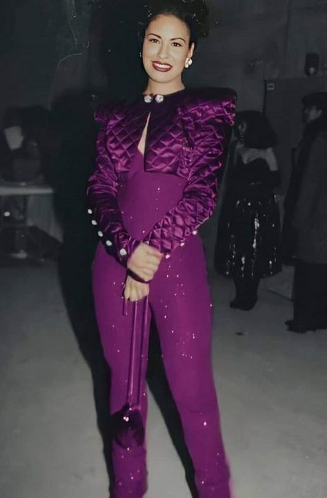 Selena Purple Outfit, Suzette Quintanilla, Selena Quintanilla Outfits, Selena Quintanilla Fashion, Selena Pictures, Purple Outfit, Selena Q, Tejano Music, Selena Quintanilla Perez