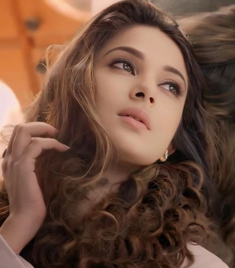 Jennifer Winget Beyhadh, Beauty Killer, Love Heart Images, Heart Images, Simple Mehndi, Jennifer Winget, Hijab Fashion Inspiration, Girl Face, Mehndi Designs