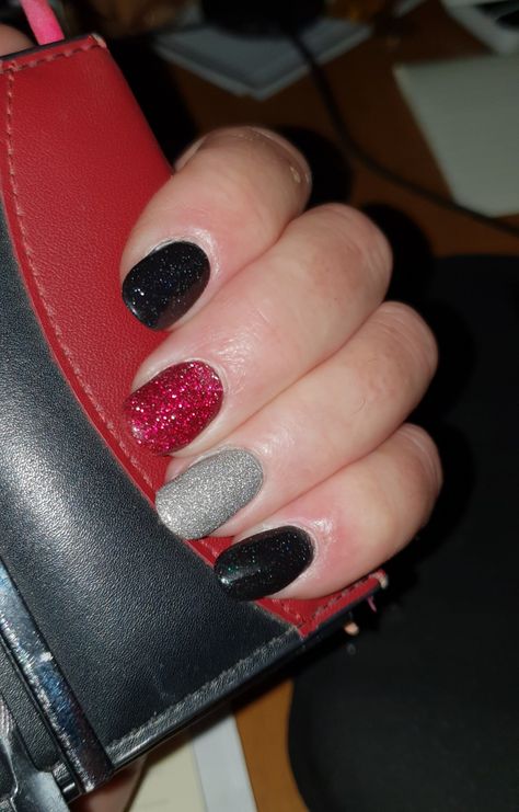 Black Red And Silver Nails, Fall Toe Nails, Nail Desi, Nail Design Video, Black Magic Spells, Gel Powder, Nail Colors Winter, Black Prom, Summer Nails Colors