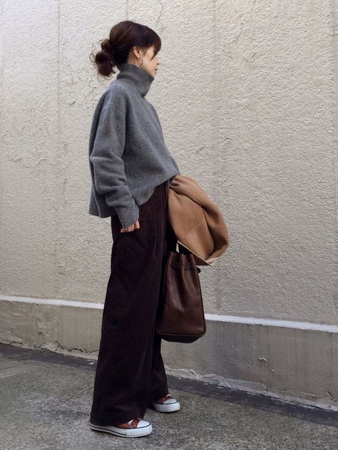 f4a4da9aa7eadfd23c7bdb7cf57b3112desc48792316ri Happy Clothes, Simple Wardrobe, Trendy Outfit, 가을 패션, Mode Inspiration, Womens Fashion Trends, Japanese Fashion, Work Casual, Minimal Fashion