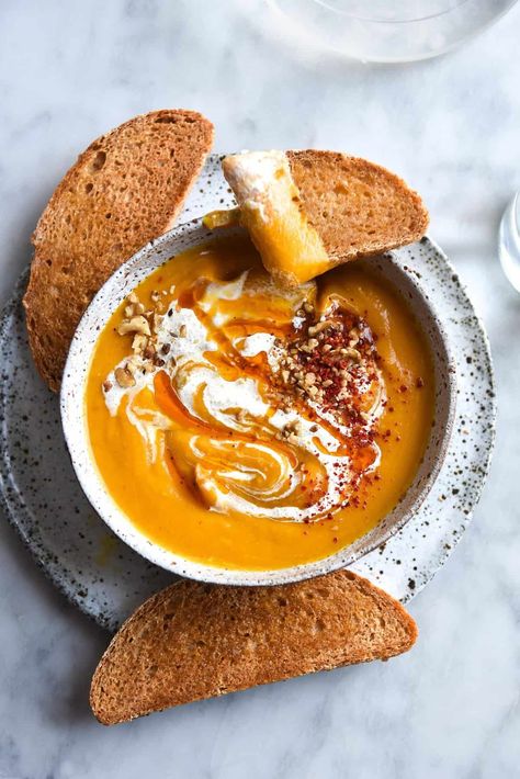 Pumpkin Soup And Bread, Pumpkin Soup Food Photography, Soup Product Photography, Pumpkin Soup Photography, Vegan Fodmap, Soup Photography, Vegan Pumpkin Soup, Roast Pumpkin Soup, Coffee Creamer Recipe