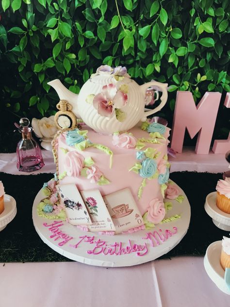 Onederland, 1st birthday, one, babies 1st birthday, decorations, pastel ballons, tea party, vintage, teacups, baby, family of 3, baby is one, birthday party, tutu, alice in wonderland, theme, tea party theme, pink and baby blue, mias onederland, babys birthday, happy birthday, mia, onederland birthday party, cake, alice in wonderland cake, alice in onederland, pastel cake, pink cake, happy 1st birthday, tea party cake Happy Birthday Mia, 1st Birthday Tea Party, Babies 1st Birthday, Onederland Cake, Alice In Onederland, Tea Party Vintage, Alice In Wonderland Cake, Pastel Cake, Wonderland Cake