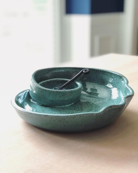 Handmade ceramic swirl serving dish by Firefly Studios.  Available on Etsy Ceramic Serving Dishes Ideas, Swirl Chip And Dip Bowl, Clay Serving Dishes, Hand Built Platter, Dip Bowls Ceramic, Ceramic Serving Dish, Olive Plates, Ceramic Serving Dishes, Ceramic Art Handmade