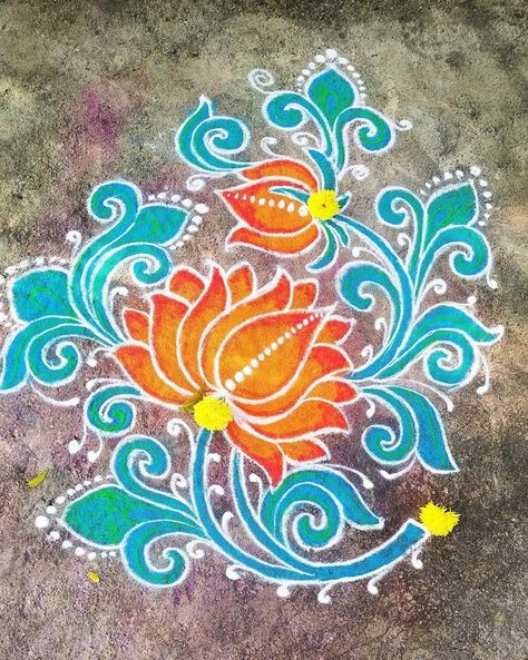 Mugulu Designs Latest With Colours, Rangoli Designs With Chalk, Rangoli With Chalk, Latest Pongal Rangoli Designs, Free Hand Rangoli Designs With Colours, Rangoli Kolam Designs With Colour, Rangoli For Pongal, Latest Rangoli Designs Creative, Rangoli Flower Design