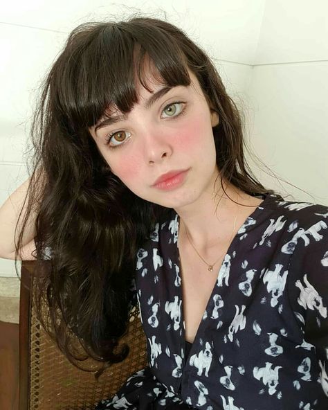 Aesthetic Heterochromia, Eye Aesthetic, Bangs Hairstyles, Tattoo Girls, Dark Pictures, Odd Eyes, Ideas Photography, Attractive People, Photography Women