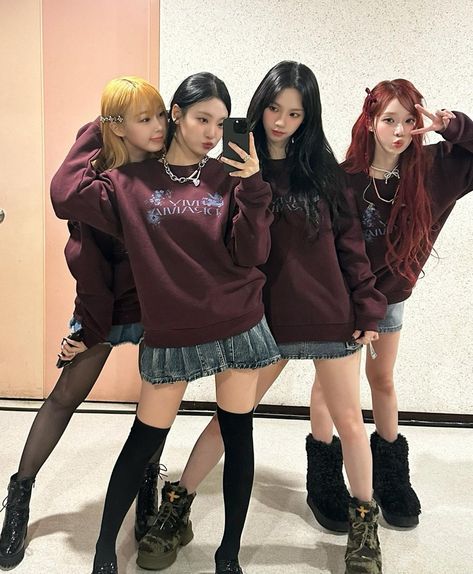 Black Mamba, Kpop Outfits, Kpop Girl Groups, Instagram Update, Pop Group, Korean Girl, South Korean Girls, K Pop, بلاك بينك