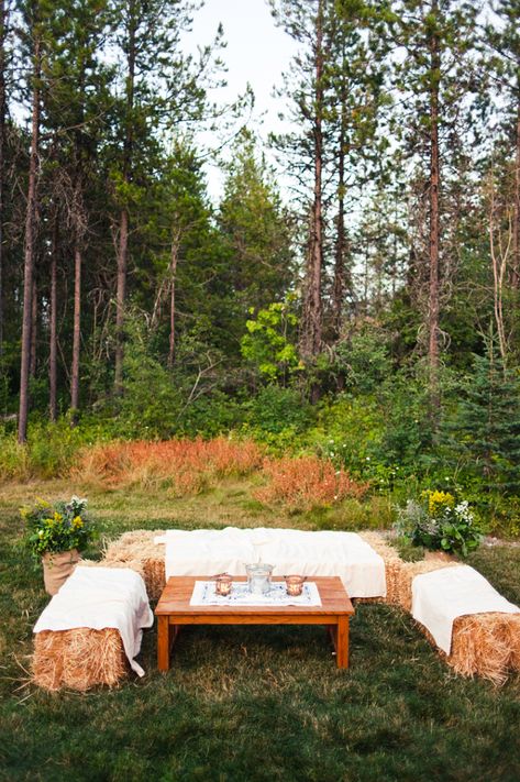 Hay Bails For Wedding Seating, Hay Bail, Glacier Park Wedding, Hay Bale Ideas, Hay Bale Seating, Vintage Backyard, Wedding Reception Seating, Outdoor Cocktail, Seating Ideas