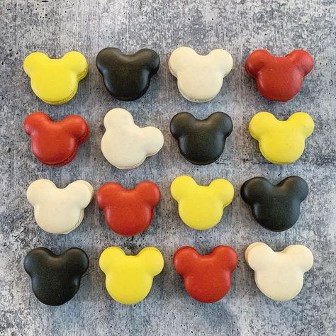 Instagram 上的 Macarons By Agatha：「 ❤️🖤💛 Classic Mickey Mouse. Perfect for birthday parties 🎂 • • • • • #macarons #f52grams #foodart #foodshare #eatfamous #instayum… 」 Mickey Mouse Macarons, Mickey Macarons, Mickey Birthday Cakes, Mickey Mouse First Birthday, Classic Mickey Mouse, Mickey Mouse Birthday Party, Mickey Birthday, Mouse Birthday, Mickey Mouse Birthday