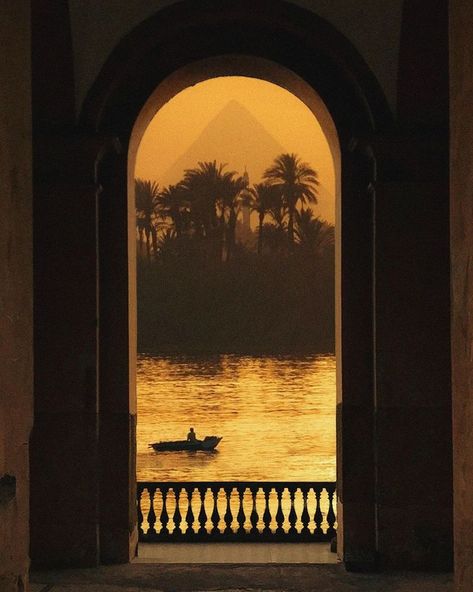 Randoms in cairo | Instagram Egyptian Aesthetic, Egypt Aesthetic, Arte Judaica, Egiptul Antic, Images Esthétiques, Arte Inspo, Arabian Nights, Night Aesthetic, Pretty Places