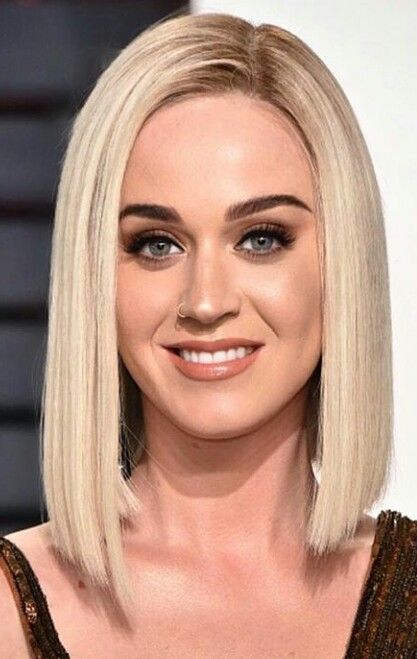 Katy Perry Blonde Hair, Katy Perry Blonde, Katy Perry Hair Color, Blonde Hair Bob, Tiny Dresses, Katy Perry Hair, Katie Perry, English Singers, Katy Kat