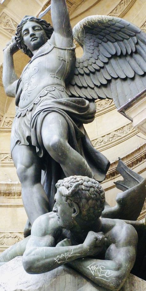 Archangel Michael Statue, Saint Michael Statue, San Michele Arcangelo, Angel Statues Sculpture, Saint Art, Mediterranean Aesthetic, Classic Sculpture, Angel Statue, Angel Sculpture