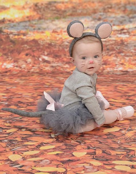 HALLOWEEN 🎃 10 Best Baby Girl Halloween Costumes - Annie Baby Monitor Diy Karneval, Diy Fantasia, Perlengkapan Bayi Diy, Obličejové Masky, Best Diy Halloween Costumes, Grey Mouse, Newborn Halloween Costumes, First Halloween Costumes