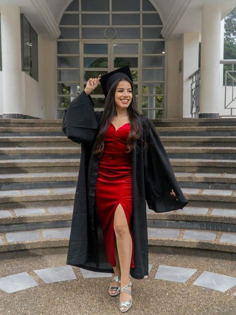 graduation outfit ideas: red long dress satin Baccalaureate Mass Outfits, Convocation Outfit Graduation, Graduation Outfit Ideas High School, Convocation Outfit, Graduation Dress University, Graduation Ceremony Outfit, Graduation Outfits For Women, Graduation Dress High School, Graduation Outfit College