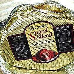 Slow Cooker Spiral Sliced Ham for Dummies Spiral Ham Crockpot, Ham In Crockpot, Cooking Ham In Crockpot, Cooking Spiral Ham, Thanksgiving Menus, Casserole Crockpot Recipes, Thanksgiving Ham, Potatoes In The Oven, Spiral Sliced Ham