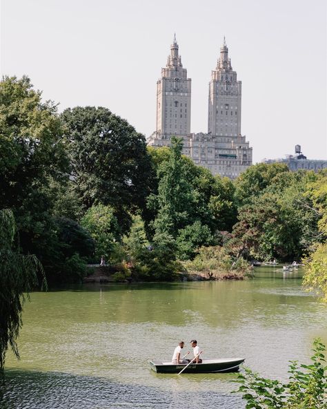 New York Central Park Central Park Proposal, New York Proposal, Nyc Proposal, Engaged Couples Photography, Two Lovers, Boston Wedding Photographer, Engagement Inspo, Brown Wedding, Boston Wedding